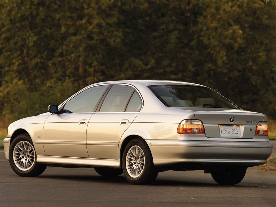  BMW 530i Sedan 2000 года  (US) (фото 3 из 9)